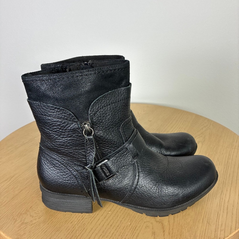 Clarks Leather Moto Ankle Boots Buckle Womens 9 Motorcycle Biker Grunge 90s Fall